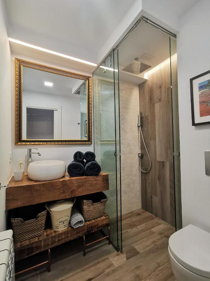 Oroel Apartment Хака Екстериор снимка