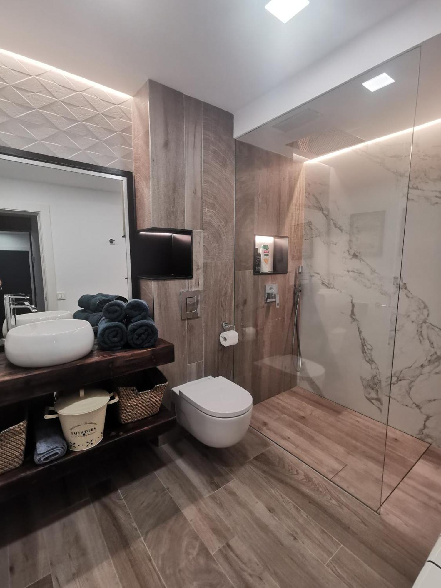 Oroel Apartment Хака Екстериор снимка