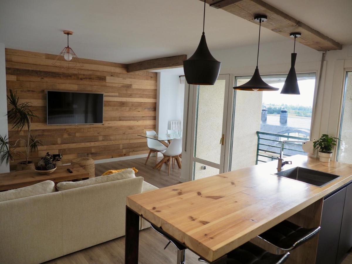 Oroel Apartment Хака Екстериор снимка