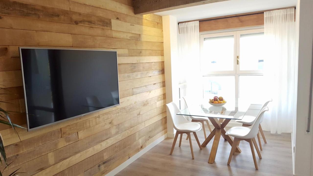 Oroel Apartment Хака Екстериор снимка