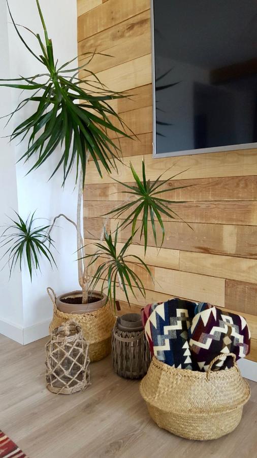 Oroel Apartment Хака Екстериор снимка