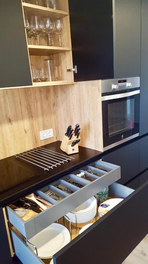 Oroel Apartment Хака Екстериор снимка