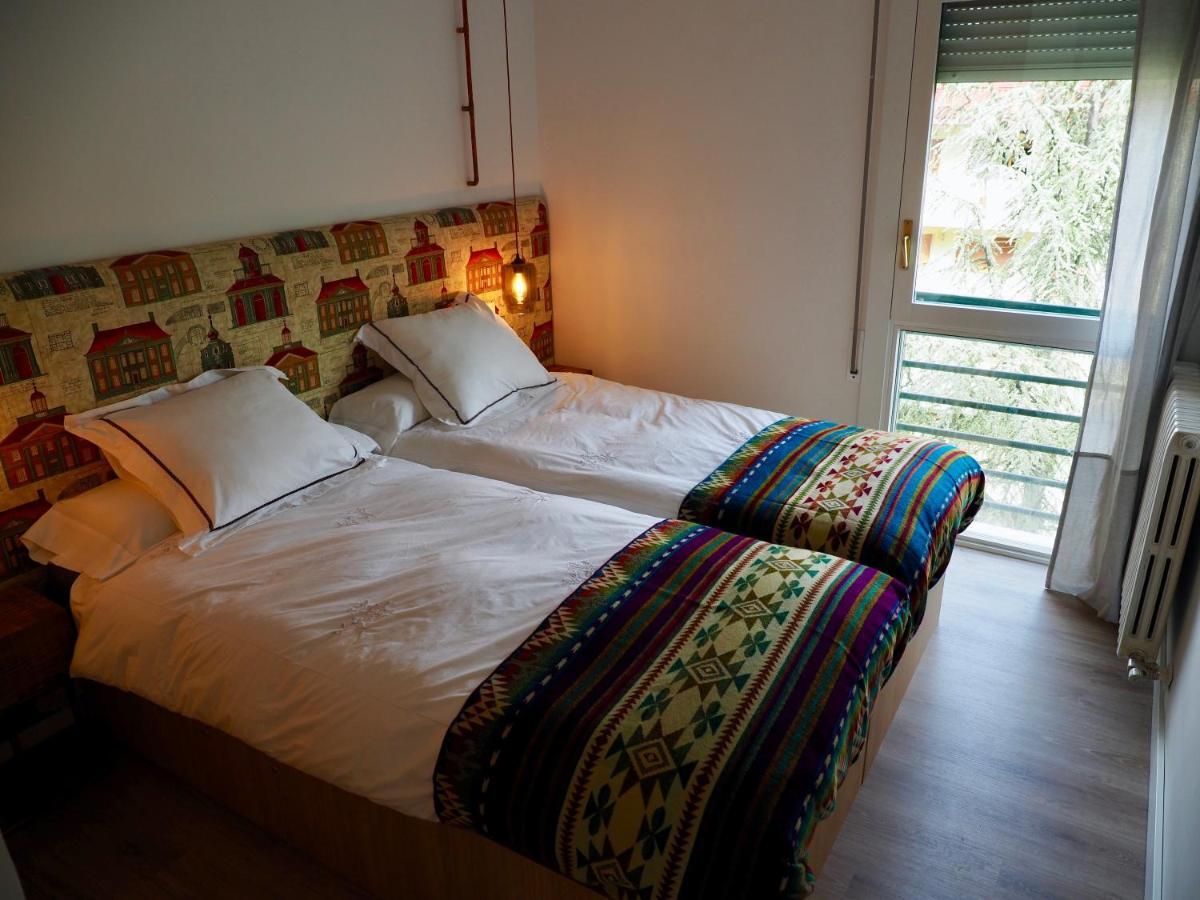 Oroel Apartment Хака Екстериор снимка