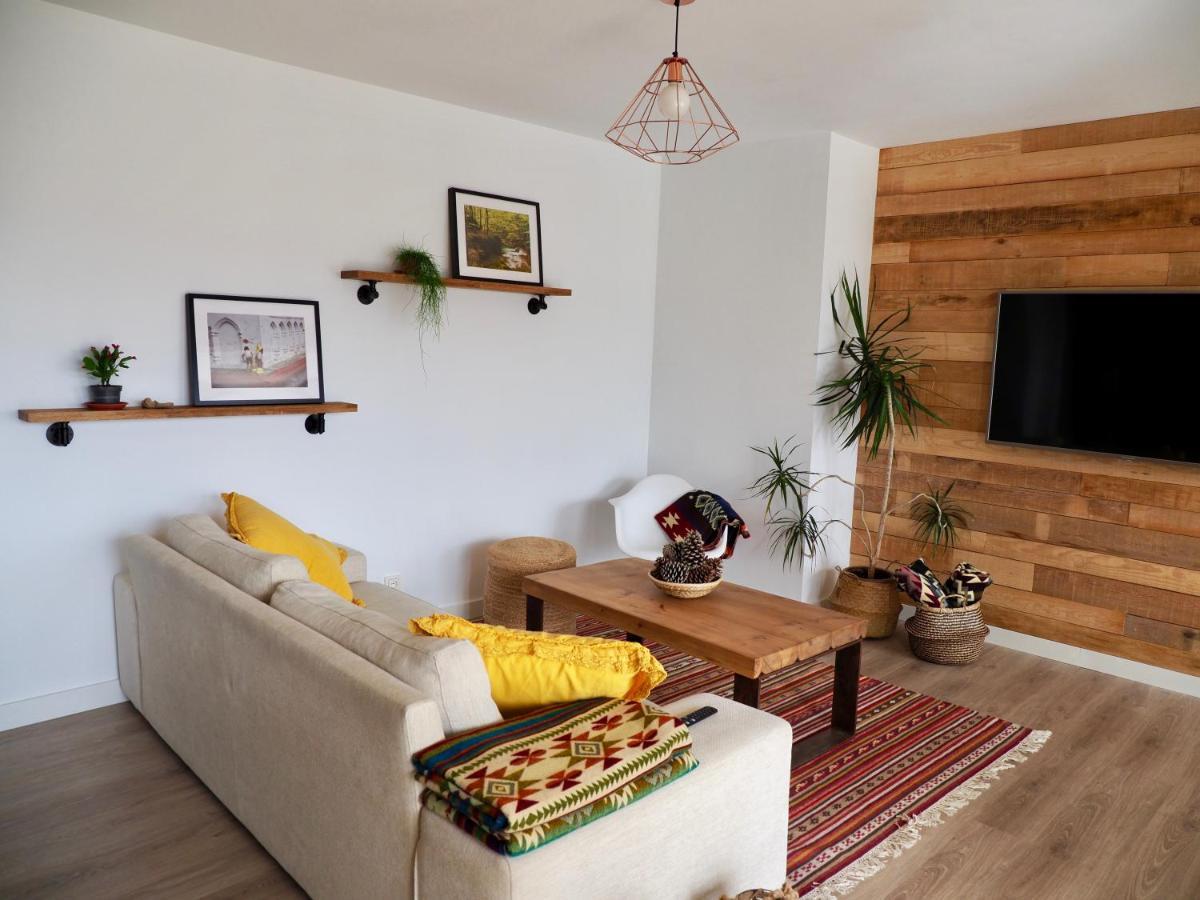Oroel Apartment Хака Екстериор снимка